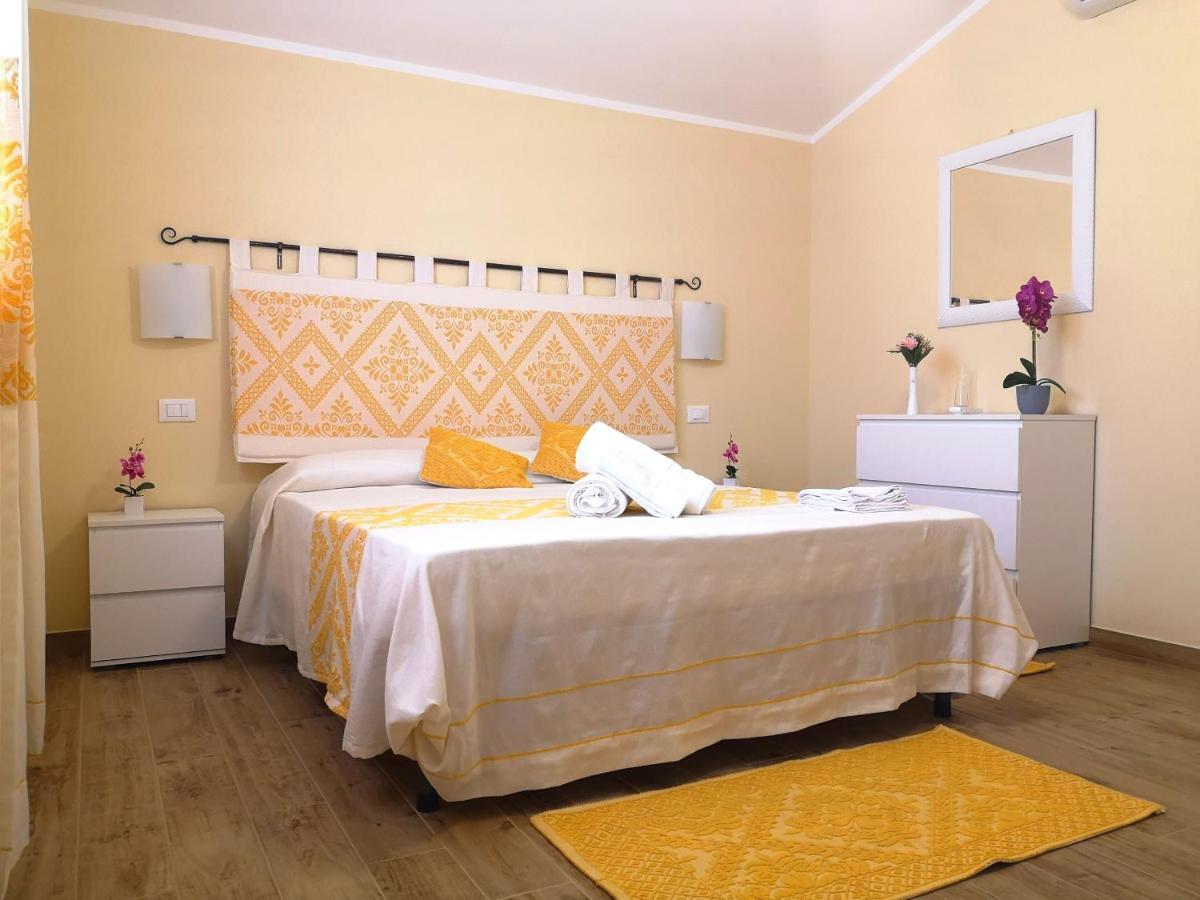 Готель Le Orchidee Боза Екстер'єр фото